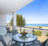 Bayline Beachfront Apartment no 4 - Accommodation BNB