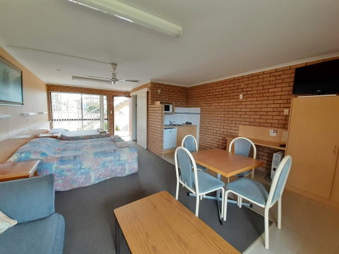 Bayview Motor Inn - Accommodation BNB 3