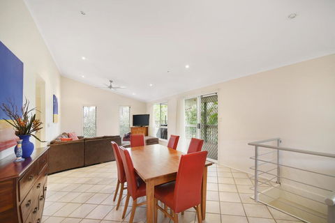 Beach Affair - 10 Callitris Crescent - Accommodation BNB 1