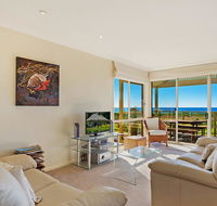 Beach Breakers Apartment - Stunning Views - Accommodation BNB