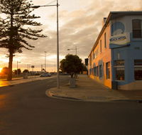 Beach Hotel - Accommodation BNB