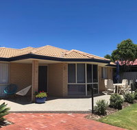 Beach House by the bay - Accommodation BNB