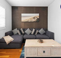 BEACHFRONT APARTMENT // DREAM LOCATION // CLOEY2 - Accommodation BNB