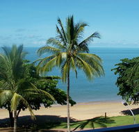 Beachfront Apartments on Trinity Beach - Accommodation BNB
