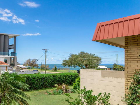 Beachfront Apt With Private Pool - Accommodation BNB 3