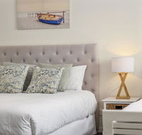 Beachfront by the CC - Family friendly plunge pool steps to the beach - Accommodation BNB