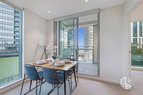 REST COLLECTION Apartments On Collins Docklands - Accommodation BNB 3
