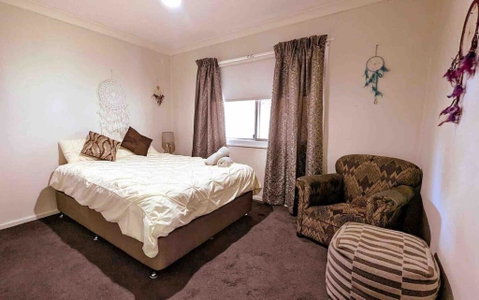 Red Steps - Family & Pet Friendly - Accommodation BNB 1