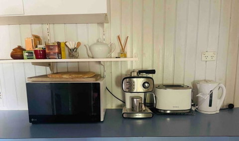 Red Steps - Family & Pet Friendly - Accommodation BNB 2