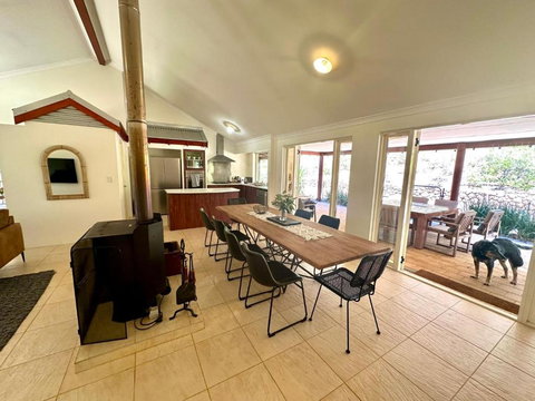 Redtail House - Carlotta - Accommodation BNB 3