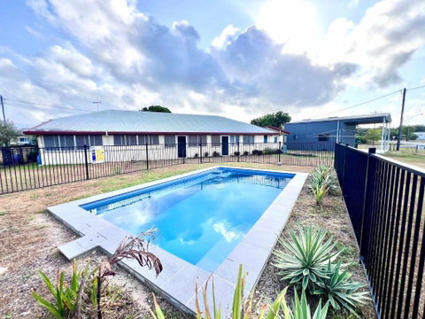 Reef Shack Beach Vibes Stroll To The Beach - Accommodation BNB 1