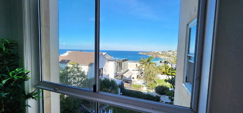 Relaxed Coastal Living With Fantastic Sea Views - Accommodation BNB 1