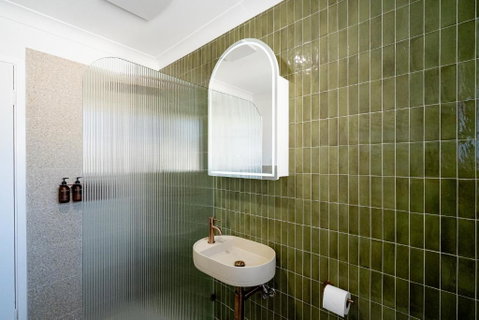 Renovated Apartment With Ocean Views - Accommodation BNB 1