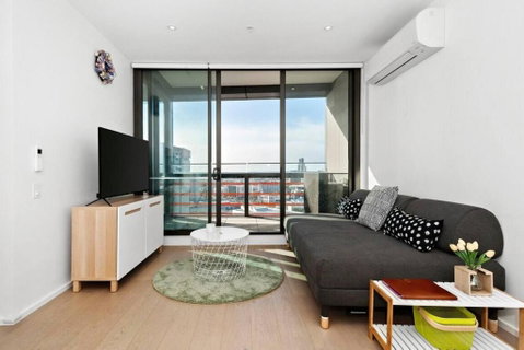 Resort-style Docklands Riverview Stay With Parking - Accommodation BNB 2