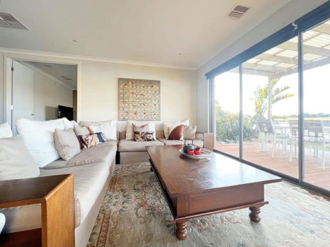 Retreat Andrew House - Accommodation BNB 3