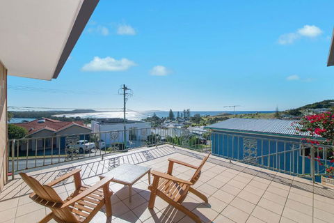Retro Beach House - Accommodation BNB 0
