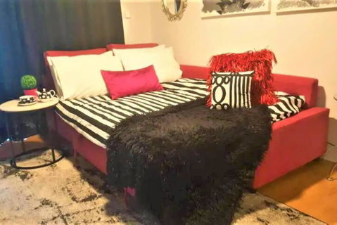 Retro Chic Vibes, Tropical Pool & Prime Location - Accommodation BNB 1