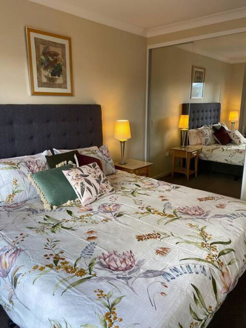 RIVERSIDE CITY VIEW PARKING NETFLIX WIFI WINE FREE - Accommodation BNB 1