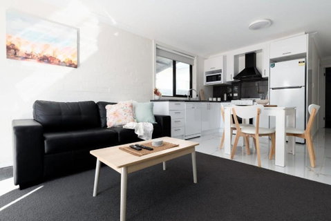 Riverside Gem With Parking And WiFi - Accommodation BNB 0