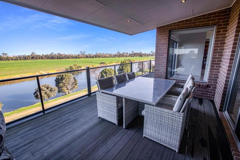 Riverside Haven - Accommodation BNB 0