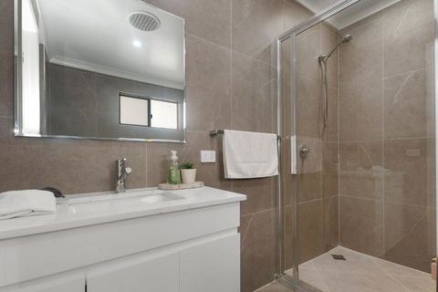 Riverside Serenity - Accommodation BNB 3