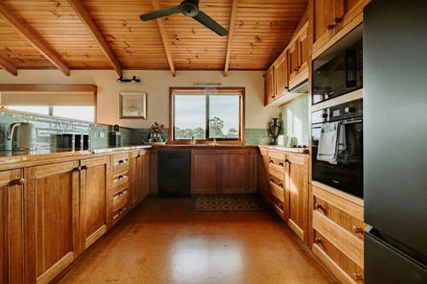 Riverview Retreat - Accommodation BNB 3
