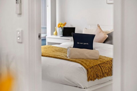 Rose - The Fringe Escape - Accommodation BNB 1