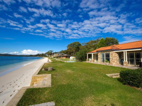 Salamander Beach Front - Accommodation BNB 0