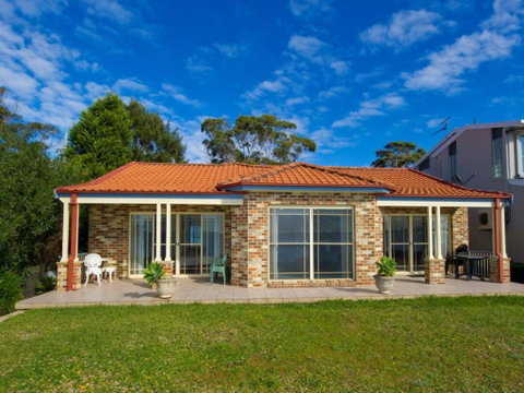 Salamander Beach Front - Accommodation BNB 1