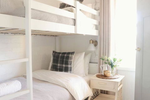 Rustic Chic 200 Metres From CBD - Accommodation BNB 1