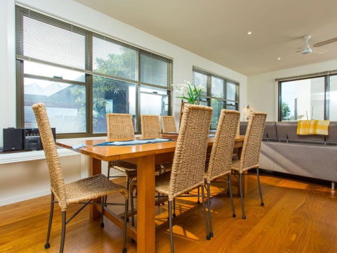 Rolling Waves No 2 - Accommodation BNB 2