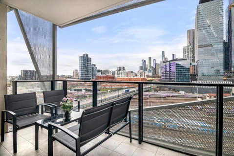 Rooftop Pool 2BR Apartment At Marvel Stadium With Free Parking - Accommodation BNB 2