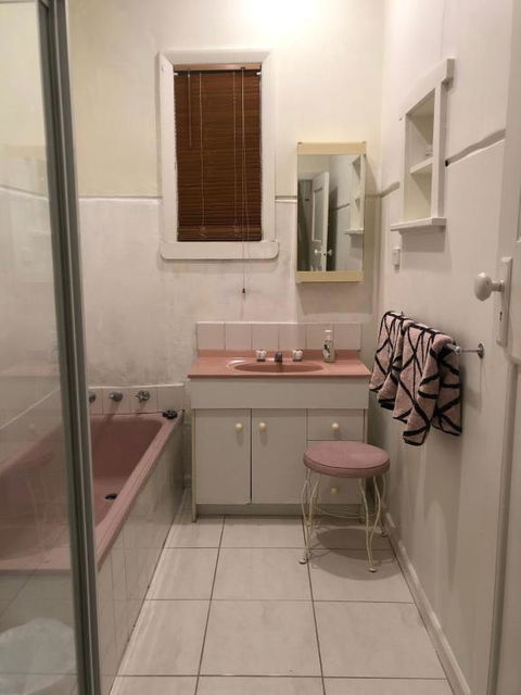 Room Near Caulfield Racecourse - Accommodation BNB 2