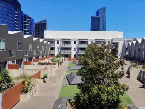 Room With King-size Bed Close To Melbourne CBD & Southern Cross Station - Accommodation BNB 3