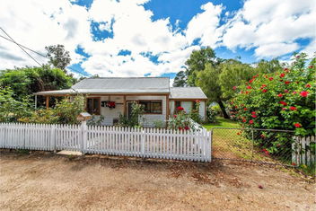 Rose Cottage Nannup with Accommodation BNB