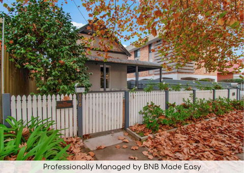 Rose Cottage - Stroll To CBD, Leafy Setting - Accommodation BNB 0