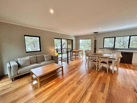 Rosella - Bushland Hideaway - Accommodation BNB 1