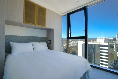 Rundle Retreat - 2BR Apartment With Stunning Views - Accommodation BNB 1
