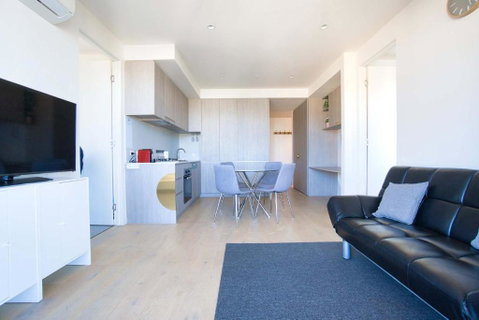 Rundle Retreat - 2BR Apartment With Stunning Views - Accommodation BNB 3