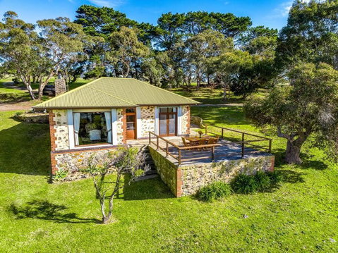 Rustic Cottage - Accommodation BNB 0