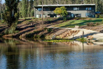 Saladin Lodge with Accommodation BNB