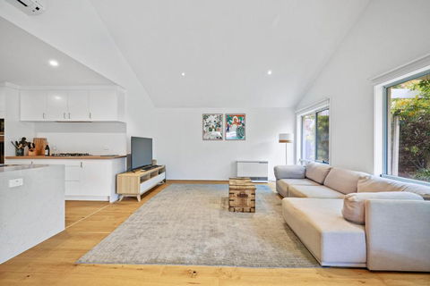 Salt Air Hideaway With Lush Backyard - Accommodation BNB 3
