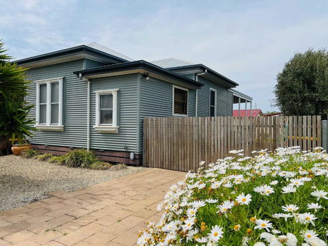 Saltwater Bungalow - WiFi - Accommodation BNB 0