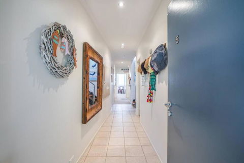 Saltwater 5 - Sleeps 8 - Close To Main Beach - Accommodation BNB 3