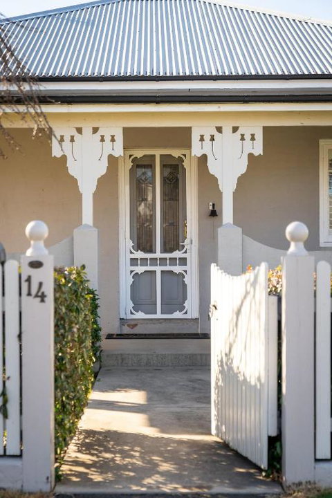Sampson Cottage - Historic Charm - Accommodation BNB 0