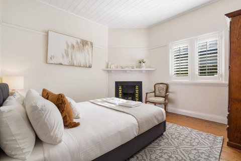 Sampson Cottage - Historic Charm - Accommodation BNB 1
