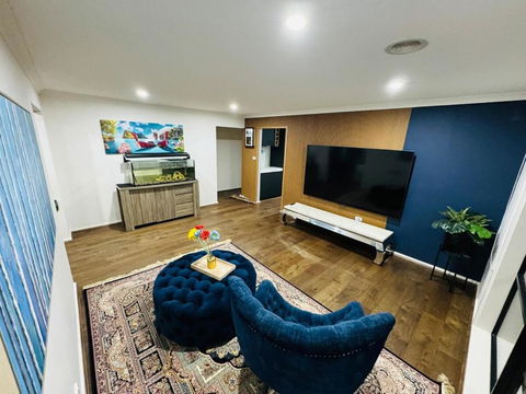 Sanctuary Lakes Holiday House - Accommodation BNB 0