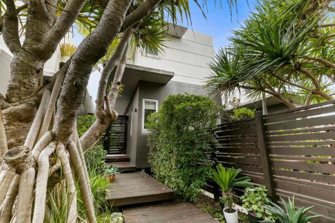 Sanctuary @ Sunshine - Accommodation BNB 2
