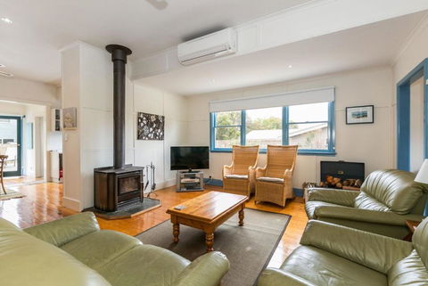 Sand Surf And Sunshine - Accommodation BNB 2
