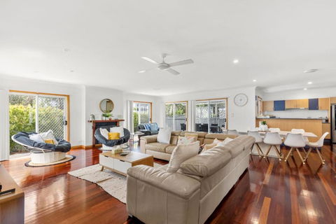 Sandlewood Breeze - Pet Friendly - Community Pool - Accommodation BNB 2